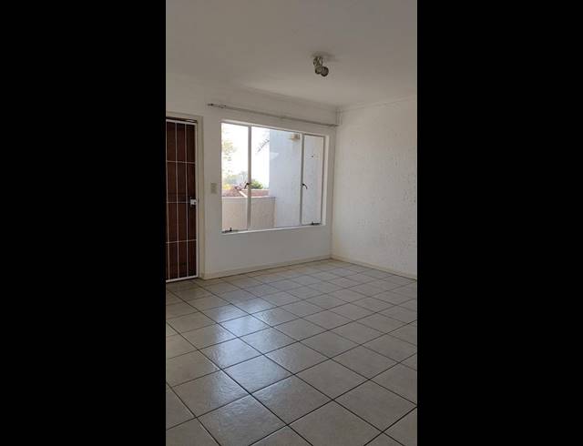 2 BEDROOM APARTMENT FOR SALE IN GLEN MARAIS